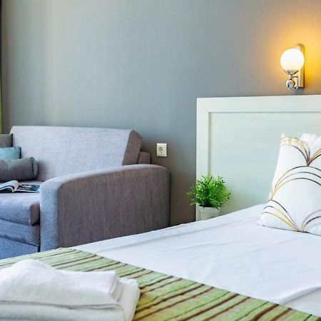 Oasis Del Mare Beach Front Hotel لوزينيتس المظهر الخارجي الصورة