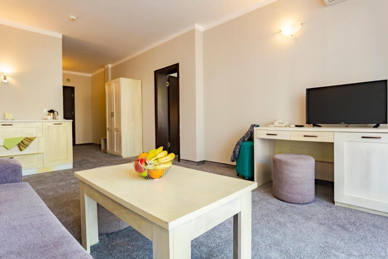 Oasis Del Mare Beach Front Hotel لوزينيتس المظهر الخارجي الصورة
