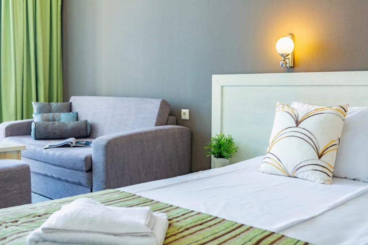 Oasis Del Mare Beach Front Hotel لوزينيتس المظهر الخارجي الصورة