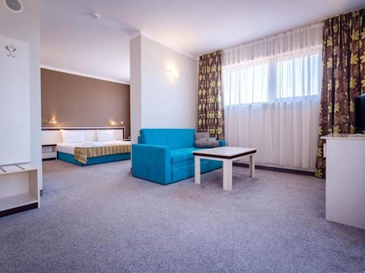 Oasis Del Mare Beach Front Hotel لوزينيتس المظهر الخارجي الصورة