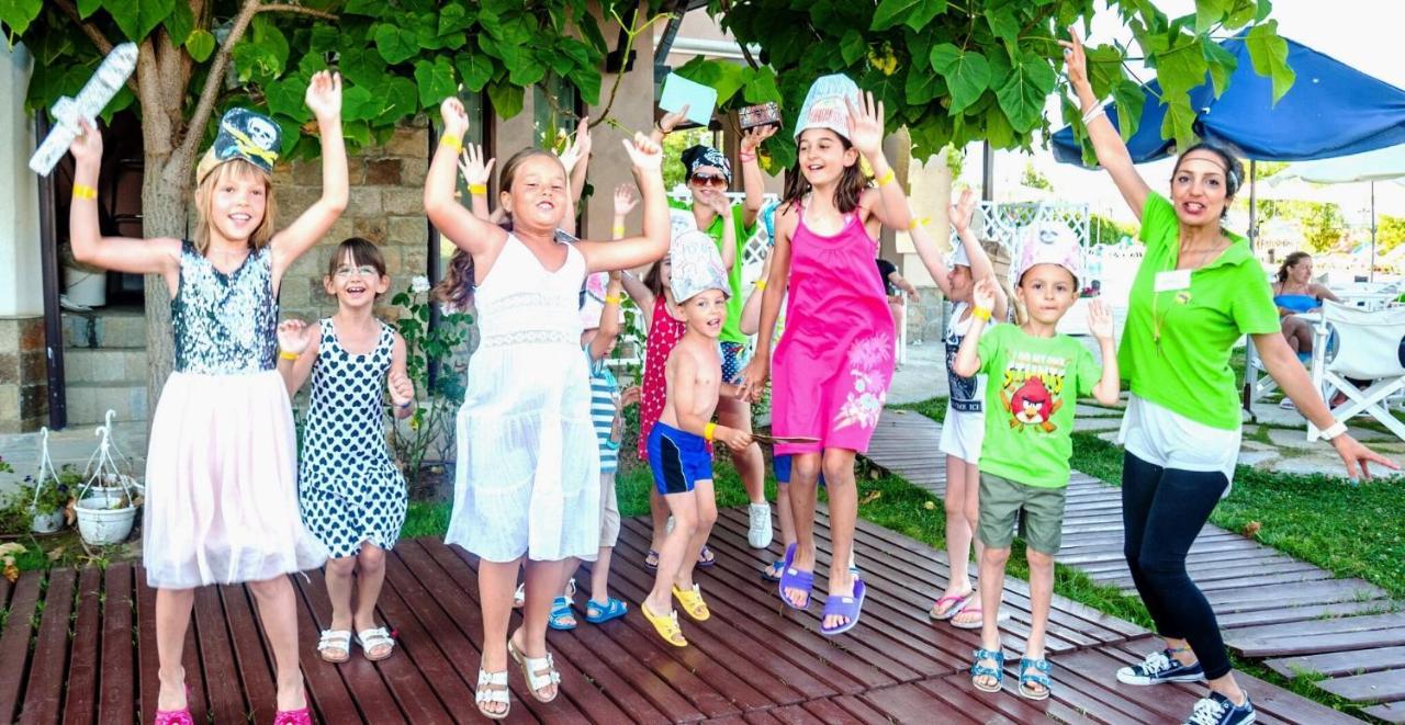 Oasis Del Mare Beach Front Hotel لوزينيتس المظهر الخارجي الصورة