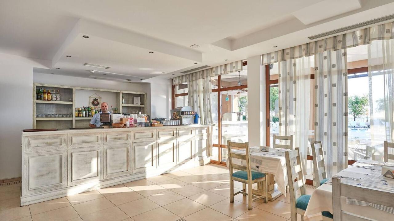 Oasis Del Mare Beach Front Hotel لوزينيتس المظهر الخارجي الصورة