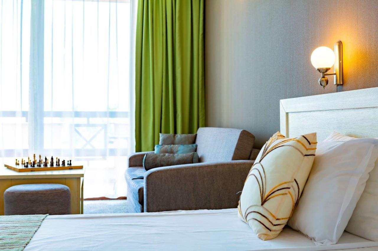 Oasis Del Mare Beach Front Hotel لوزينيتس المظهر الخارجي الصورة