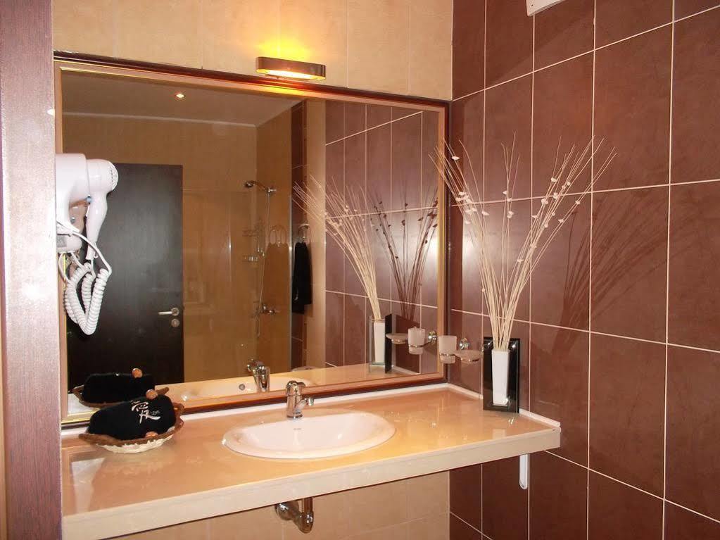 Oasis Del Mare Beach Front Hotel لوزينيتس المظهر الخارجي الصورة