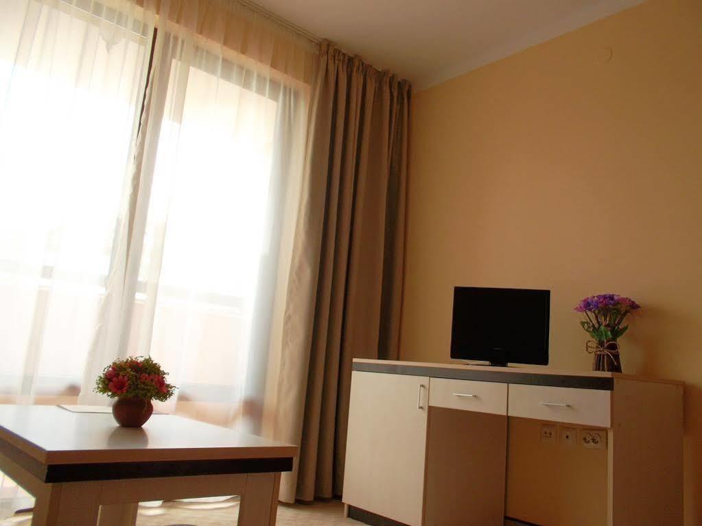 Oasis Del Mare Beach Front Hotel لوزينيتس المظهر الخارجي الصورة